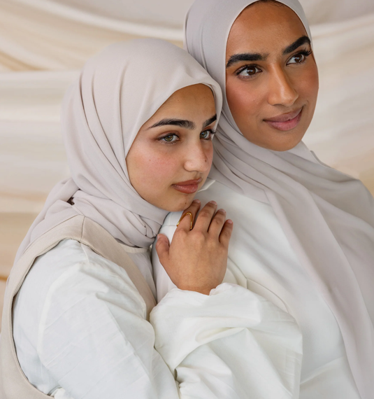 How to Stop a Chiffon Hijab from Slipping